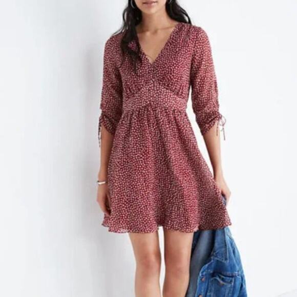 Madewell Red Floral Mini Dress Size 4 V-Neck Ruched Sleeves Lined Flowy Fit - Picture 1 of 9